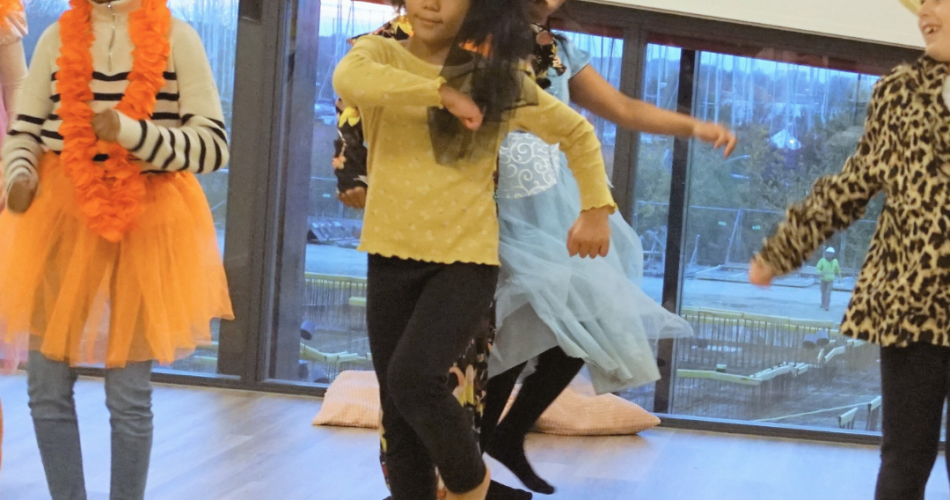 RIANT kinderopvang BSO Almere kinderen leren dansen, acteren